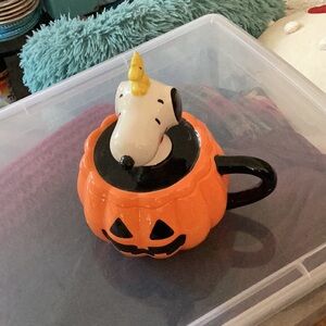 Halloween Peanuts Snoopy Woodchuck Pumpkin